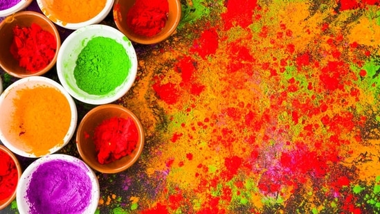 Holi colours, when inhaled by accident, may irritate your lungs. (Picture credit: Freepik)