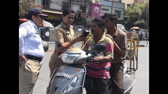 The Pune city traffic police conducted a special, three-day campaign against drink-driving from February 27 to March 1, 2026 during which they took action against 301 motorists across the city. (HT)