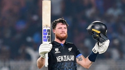 South Africa were considered favourites heading into the semifinal – but nobody told Finn Allen that. The New Zealand opener walloped a record 100* off 33 deliveries, helping the Kiwis chase down 170 in just 12.5 overs, taking them through to the final. A demolition in Kolkata – and one which has left everyone scratching their eyes. (Sportz Asia) South Africa were considered favourites heading into the semifinal – but nobody told Finn Allen that. The New Zealand opener walloped a record 100* off 33 deliveries, helping the Kiwis chase down 170 in just 12.5 overs, taking them through to the final. A demolition in Kolkata – and one which has left everyone scratching their eyes. (Sportz Asia)