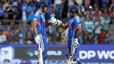 Ind vs Eng Semifinal: దంచికొట్టిన సంజూ, శివమ్ దూబె, ఇషాన్ కిషన్.. ఇంగ్లండ్ బౌలింగ్ ఊచకోత.. టీమిండియా 253 రన్స్ (REUTERS)