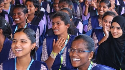 AP SSC Exams 2026 : హాల్ టికెట్ చూపిస్తే.. ఆర్టీసీ బస్సుల్లో ఉచిత ప్రయాణం AP SSC Exams 2026 : హాల్ టికెట్ చూపిస్తే.. ఆర్టీసీ బస్సుల్లో ఉచిత ప్రయాణం