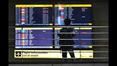 Many flights to Middle East and Gulf countries got cancelled , well wishers waiting at the arrival gate at the IGI T3 Airport on Thursday evening in New Delhi on Thursday. (Vipin Kumar/HT)