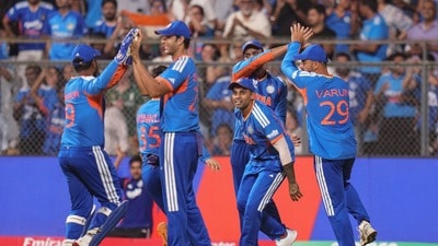 Ind vs Eng: టీ20 వరల్డ్ కప్ ఫైనల్లో టీమిండియా.. సెమీఫైనల్లో ఇంగ్లండ్ చిత్తు.. బెథెల్ మెరుపు సెంచరీ వృథా (PTI) Ind vs Eng: టీ20 వరల్డ్ కప్ ఫైనల్లో టీమిండియా.. సెమీఫైనల్లో ఇంగ్లండ్ చిత్తు.. బెథెల్ మెరుపు సెంచరీ వృథా (PTI)