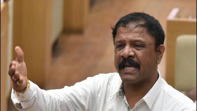 Standing committee chairperson Shrinath Bhimale said on Thursday that tenders quoting rates 30–40% below the estimated cost will no longer be accepted from April 1. “Only bids that are up to 10–15% below the estimate will be considered,” he said. (Pratham Gokhale/HT Photo) Standing committee chairperson Shrinath Bhimale said on Thursday that tenders quoting rates 30–40% below the estimated cost will no longer be accepted from April 1. “Only bids that are up to 10–15% below the estimate will be considered,” he said. (Pratham Gokhale/HT Photo)
