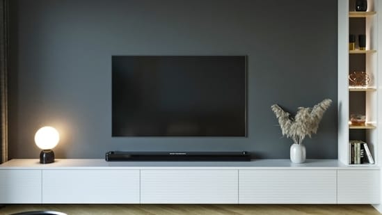 There are multiple value for money 55" TVs under ₹35,000.