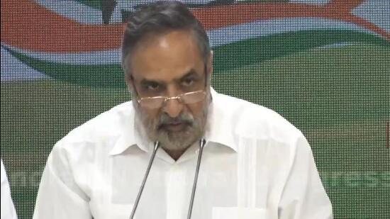 Senior Congress leader and former Union minister Anand Sharma on Thursday said that “self-respect is very expensive in politics” and that “speaking the truth is now considered a crime,” after the party nominated Kangra district Congress Committee president Anurag Sharma as its candidate for the Rajya Sabha seat from Himachal Pradesh. (HT File)