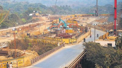 Mumbai, India - January 25, 2026: A view of the ongoing Goregaon-Mulund Link Road (GMLR) project in Mumbai, India, on Sunday, January 25, 2025. (Photo by Satish Bate/ Hindustan Times) (Hindustan Times) Mumbai, India - January 25, 2026: A view of the ongoing Goregaon-Mulund Link Road (GMLR) project in Mumbai, India, on Sunday, January 25, 2025. (Photo by Satish Bate/ Hindustan Times) (Hindustan Times)