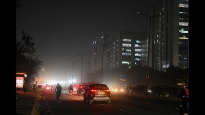 Earlier, streetlights were operated manually by staff or contractors, often leading to complaints about lights remaining on or off unnecessarily. (Parveen Kumar/HT) Earlier, streetlights were operated manually by staff or contractors, often leading to complaints about lights remaining on or off unnecessarily. (Parveen Kumar/HT)