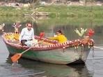 The journey of Parul Shukla, 36, on the Gomti river in Lucknow is more than a daily routine; it is a story of grit and resilience. (Deepak Gupta/HT Photo) The journey of Parul Shukla, 36, on the Gomti river in Lucknow is more than a daily routine; it is a story of grit and resilience. (Deepak Gupta/HT Photo)