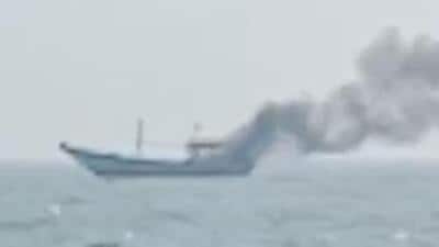 Fishing boat catches fire, sinks off Mumbai coast; one injured