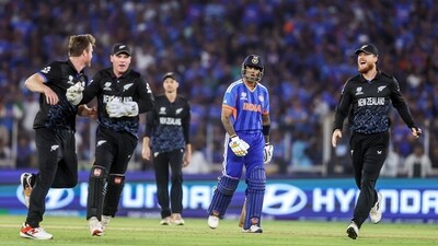 From 203/1 to 204/4 in the space of an over! James Neesham with incredible impact – removing the set Samson and Kishan with a pair of awkward full-tosses, before picking up Suryakumar Yadav on a golden duck. How quickly things change – in this phase of play, India scored 28/4 in the next four overs of the death. (Sportz Asia)