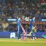 আমদাবাদে টি-টোয়েন্টি বিশ্বকাপের ফাইনালে রানের পাহাড় ভারতের। (ছবি সৌজন্যে এপি)