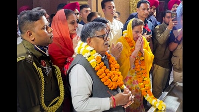 Punjab governor Gulab Chand Kataria offers prayers at Kali Devi Temple in Patiala on Monday. (PTI) Punjab governor Gulab Chand Kataria offers prayers at Kali Devi Temple in Patiala on Monday. (PTI)