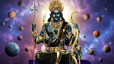 <p>శనిదేవుడు మార్చి 11న మీన రాశిలో అస్తమిస్తాడు. దీని కారణంగా శనిదేవుడు కొద్దిగా బలహీనపడతాడు. జ్యోతిషశాస్త్రంలో శని అస్తమించడం చాలా ముఖ్యమైన సంఘటనగా పరిగణిస్తారు. శని అస్తమించినప్పుడు దాని ప్రభావం అన్ని రాశిచక్ర గుర్తుల జీవితాలపై కనిపిస్తుంది. ముఖ్యంగా 3 రాశిచక్ర గుర్తులు శని స్థానం కారణంగా వారి జీవితాల్లో మంచి మార్పులను చూస్తారు. తమ కెరీర్, ఆర్థిక విషయాలలో కూడా మంచి పురోగతిని చూస్తారు. శని మీనంలో అస్తమిస్తే ఏ రాశులకు అదృష్టం కలిసి వస్తుందో చూద్దాం.</p> <p>శనిదేవుడు మార్చి 11న మీన రాశిలో అస్తమిస్తాడు. దీని కారణంగా శనిదేవుడు కొద్దిగా బలహీనపడతాడు. జ్యోతిషశాస్త్రంలో శని అస్తమించడం చాలా ముఖ్యమైన సంఘటనగా పరిగణిస్తారు. శని అస్తమించినప్పుడు దాని ప్రభావం అన్ని రాశిచక్ర గుర్తుల జీవితాలపై కనిపిస్తుంది. ముఖ్యంగా 3 రాశిచక్ర గుర్తులు శని స్థానం కారణంగా వారి జీవితాల్లో మంచి మార్పులను చూస్తారు. తమ కెరీర్, ఆర్థిక విషయాలలో కూడా మంచి పురోగతిని చూస్తారు. శని మీనంలో అస్తమిస్తే ఏ రాశులకు అదృష్టం కలిసి వస్తుందో చూద్దాం.</p>