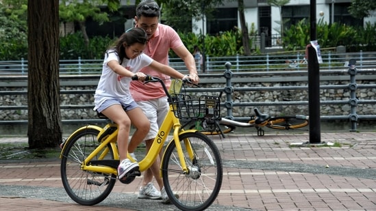 Fun outdoor rides begin with comfortable and colourful kids cycles. (Pexels)