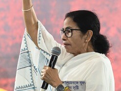ধর্না-মঞ্চ থেকে হুঁশিয়ারি মুখ্যমন্ত্রীর
