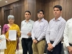 The MoU was signed in the presence of MCG commissioner Pradeep Dahiya. Additional municipal commissioner Yash Jaluka represented the MCG, while Dr Kalpana Viswanath signed for Safetipin India Foundation. (HT)