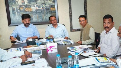 సీఎం రేవంత్ రెడ్డి సమీక్ష సీఎం రేవంత్ రెడ్డి సమీక్ష