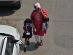 Based on the heatwave warning issued by the Meteorological Department, the temperature in Thane city again on Wednesday was seen rising.