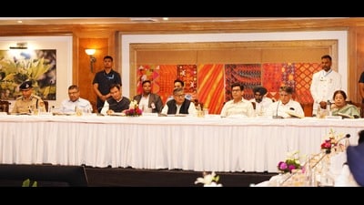 (From left) UT chief secretary H Rajesh Prasad, UT administrator Gulab Chand Kataria and mayor Saurabh Joshi during the Administrator’s Advisory Council on Thursday. (HT) (From left) UT chief secretary H Rajesh Prasad, UT administrator Gulab Chand Kataria and mayor Saurabh Joshi during the Administrator’s Advisory Council on Thursday. (HT)