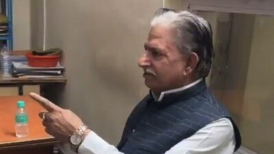 হামলাকারী জম্মুর পুরানি মান্ডি এলাকার বাসিন্দা ৬৩ বছর বয়সি কমল সিং জামওয়াল। (PTI) হামলাকারী জম্মুর পুরানি মান্ডি এলাকার বাসিন্দা ৬৩ বছর বয়সি কমল সিং জামওয়াল। (PTI)