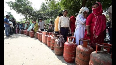 Residents queue up for LPG refills outside a gas agency at Ram Darbar, Chandigarh, on Thursday. (Keshav Singh/HT) Residents queue up for LPG refills outside a gas agency at Ram Darbar, Chandigarh, on Thursday. (Keshav Singh/HT)