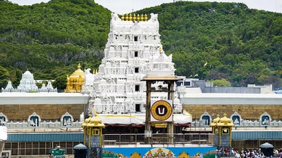 <p>ఉగాది, ఆణివార ఆస్థానం, బ్రహ్మోత్సవం, వైకుంఠ ఏకాదశి పర్వదినాల ముందు వ‌చ్చే మంగళవారం కోయిల్‌ ఆళ్వార్‌ తిరుమంజనం నిర్వహించ‌డం ఆనవాయితీ.</p> 