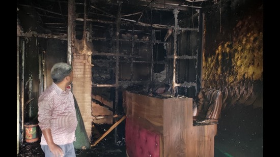 As per available information, goods worth approximately ₹4 lakh were destroyed in the fire. (HT)