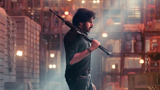ఉస్తాద్ భగత్ సింగ్ పోస్టర్ లో పవన్ కల్యాణ్ (x/UBSTheFilm)