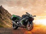 Kawasaki Ninja H2 SX SE puts out 200 PS through its supercharged engine. 