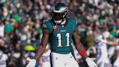Philadelphia Eagles wide receiver A.J. Brown (11) reacts after an unsuccessful play against the Las Vegas Raiders (IMAGN IMAGES via Reuters Connect)