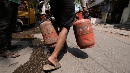 Pune, widely known as an educational hub that hosts students from across the country — particularly from rural regions of Maharashtra — is witnessing a crisis as the supply of commercial LPG cylinders becomes increasingly irregular. (AP file photo for representation)