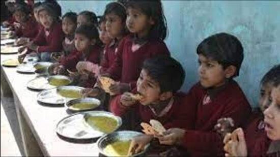 The Central government is closely monitoring mid-day meal distribution. (FILE PHOTO)