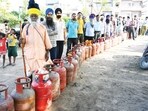 Heavy rush for LPG Gas in Sector 78 in Mohali. (HT)