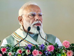 বিধানসভা নির্বাচনের নির্ঘণ্ট ঘোষণার ঠিক আগেই পশ্চিমবঙ্গে এলেন প্রধানমন্ত্রী নরেন্দ্র মোদী। (ছবি সৌজন্যে পিটিআই)