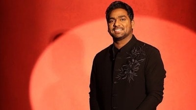 হাসপাতালের পোশাকে দেখা গেল জাকির খানকে, সব ঠিক আছে তো? উদ্বিগ্ন ভক্তরা হাসপাতালের পোশাকে দেখা গেল জাকির খানকে, সব ঠিক আছে তো? উদ্বিগ্ন ভক্তরা