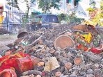 Garbage-dumped-in-Sector-41
