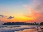 From a strong waterproof sunscreen to a portable cooling fan! Everything you need for a fun and chill Sri Lankan vacation.