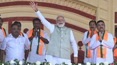 ব্রিগেডে নরেন্দ্র মোদীর সভায় বিজেপি নেতৃত্ব। (ছবি সৌজন্যে, সমীর জানা/হিন্দুস্তান টাইমস) ব্রিগেডে নরেন্দ্র মোদীর সভায় বিজেপি নেতৃত্ব। (ছবি সৌজন্যে, সমীর জানা/হিন্দুস্তান টাইমস)