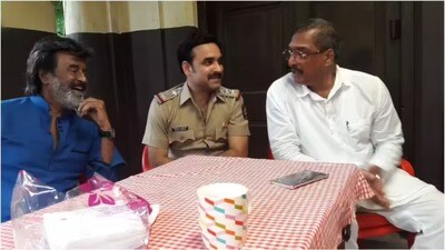 ఇలాంటి పాత్రలు ఇంకోసారి చేస్తే కొడతాను.. రజనీకాంత్ సినిమాలో నటించిన పంకజ్ త్రిపాఠికి నానా పటేకర్ వార్నింగ్! ఇలాంటి పాత్రలు ఇంకోసారి చేస్తే కొడతాను.. రజనీకాంత్ సినిమాలో నటించిన పంకజ్ త్రిపాఠికి నానా పటేకర్ వార్నింగ్!