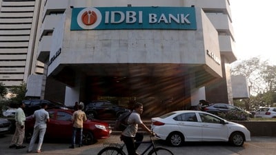 ఐడీబీఐ స్టాక్​లో భారీ క్రాష్​- కారణం ఏంటి? (REUTERS)