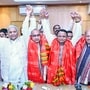 విజయం సాధించిన బీజేపీ అభ్యర్థులను అభినందిస్తున్న ఒడిశా ముఖ్యమంత్రి మోహన్ చరణ్ మాఝీ