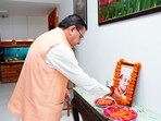 CM Pushkar Singh Dhami pays floral tribute to former UP CM Hemwati Nandan Bahuguna on his death anniversary in Dehradun. CM Pushkar Singh Dhami pays floral tribute to former UP CM Hemwati Nandan Bahuguna on his death anniversary in Dehradun.