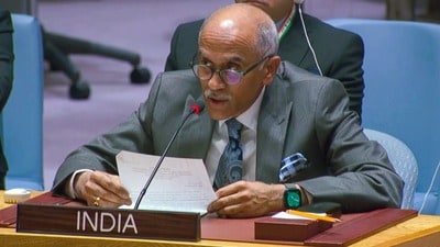 পাকিস্তানিরা আফগান এবং নিজেদের দেশের আহমেদিয়াদের ওপর যে হামলা চালাচ্ছে, তা নিয়ে রাষ্ট্রসংঘে বক্তব্য পেশ করেন ভারতের দূত পর্বতনেনি হরিশ। (India at UN, NY/X/ANI Video Grab) পাকিস্তানিরা আফগান এবং নিজেদের দেশের আহমেদিয়াদের ওপর যে হামলা চালাচ্ছে, তা নিয়ে রাষ্ট্রসংঘে বক্তব্য পেশ করেন ভারতের দূত পর্বতনেনি হরিশ। (India at UN, NY/X/ANI Video Grab)