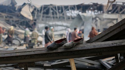আফগানিস্তানের কাবুলের একটি হাসপাতালে হামলায় কয়েকশো রোগীর মৃত্যু হয়েছে। (AP)