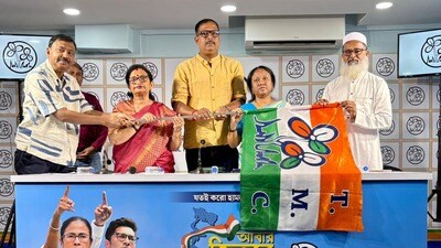 লক্ষ্মী-মনোজের পথেই তারকা ক্রিকেটার (সৌজন্যে টুইটার) লক্ষ্মী-মনোজের পথেই তারকা ক্রিকেটার (সৌজন্যে টুইটার)