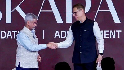 অ্যালেক্সান্ডার স্টাব দাবি করলেন, পশ্চিম এশিয়ায় যুদ্ধবিরতি করাতে ভারত গুরুত্বপূর্ণ ভূমিকা পালন করতে পারে। (@DrSJaishankar) অ্যালেক্সান্ডার স্টাব দাবি করলেন, পশ্চিম এশিয়ায় যুদ্ধবিরতি করাতে ভারত গুরুত্বপূর্ণ ভূমিকা পালন করতে পারে। (@DrSJaishankar)