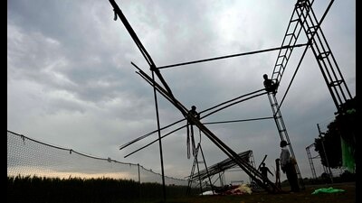 Workers installing tents ahead of Kisan Mela in PAU. (HT Photo) Workers installing tents ahead of Kisan Mela in PAU. (HT Photo)