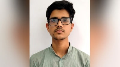 ধৃত যুবকের নাম হরিশ আলি। বয়স মাত্র ১৯ বছর। ধৃত যুবকের নাম হরিশ আলি। বয়স মাত্র ১৯ বছর।