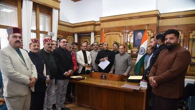 Leader of opposition Jai Ram Thakur along with BJP legislators handing over the privilege motion notice against chief minister Sukhvinder Singh Sukhu to Himachal Pradesh Vidhan Sabha Speaker Kuldeep Singh Pathania in Shimla on Wednesday. (HT Photo) Leader of opposition Jai Ram Thakur along with BJP legislators handing over the privilege motion notice against chief minister Sukhvinder Singh Sukhu to Himachal Pradesh Vidhan Sabha Speaker Kuldeep Singh Pathania in Shimla on Wednesday. (HT Photo)